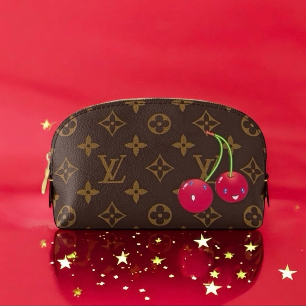 🆕💞LOUIS VUITTON x TAKASHI MURAKAMI Cerise/Cherry Motif Cosmetic Pouch PM • NWTB